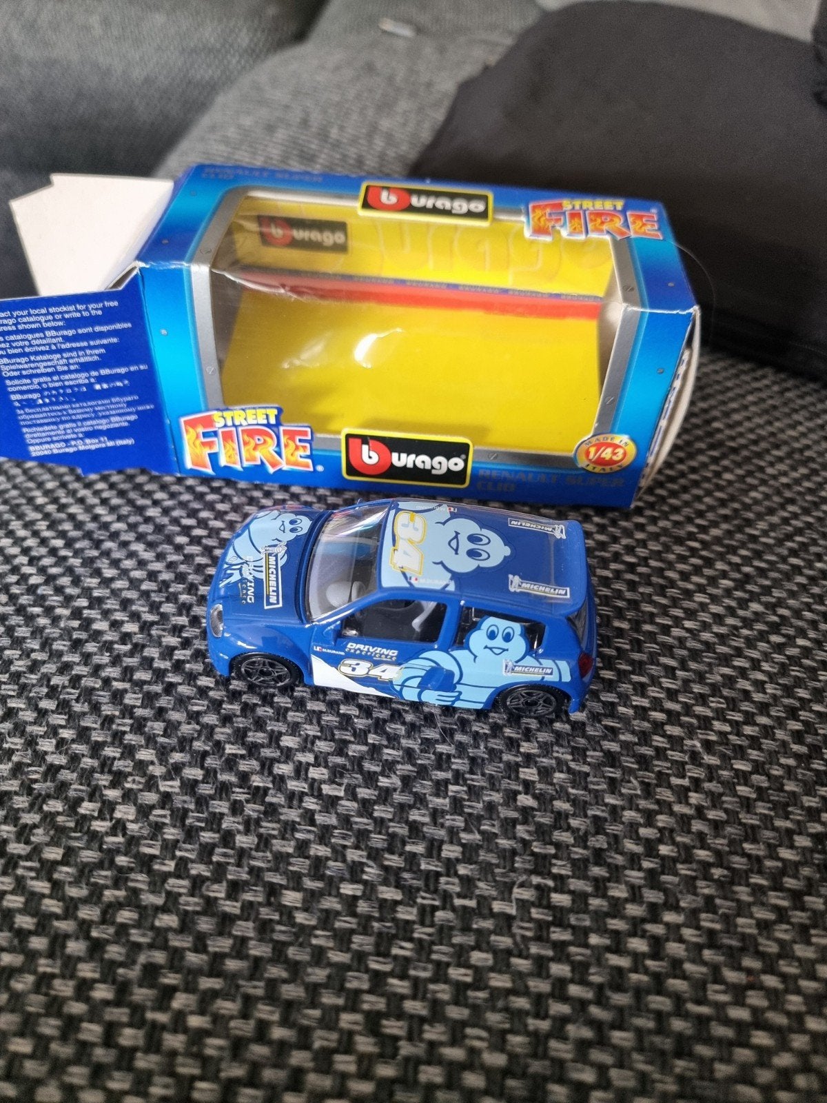 Burago Renault Clio Trophy Michelin 1/43, Ophalen of Verzenden, Nieuw, Auto, Overige merken