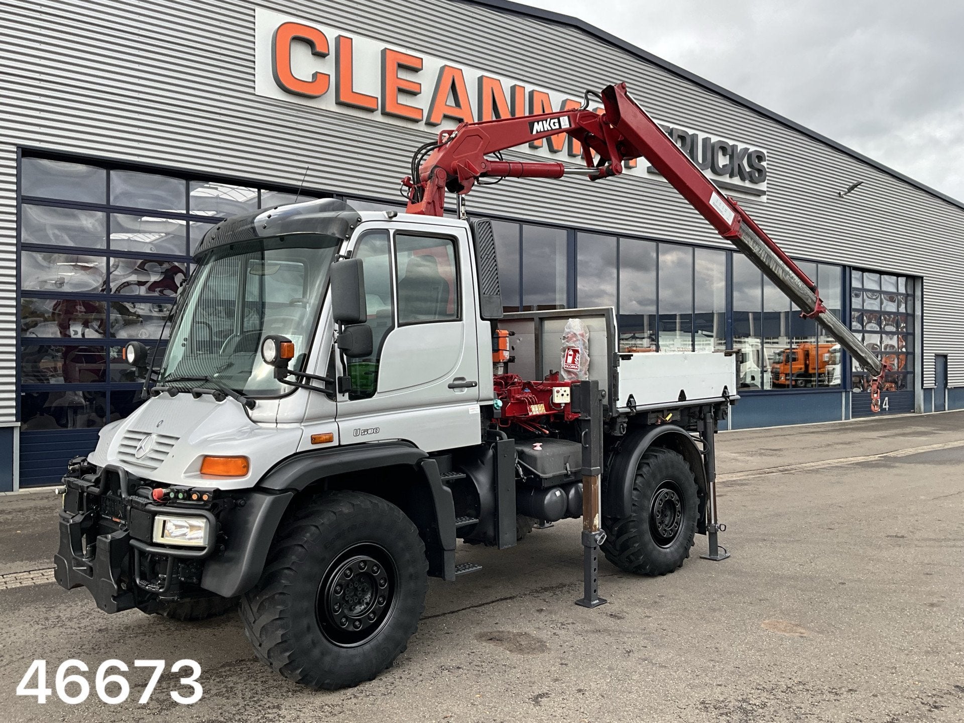 Unimog U 500 4x4 MKG 10 Tonmeter laadkraan Just 216.831 km!, Auto's, Diesel, Vierwielaandrijving, Te koop, Euro 3