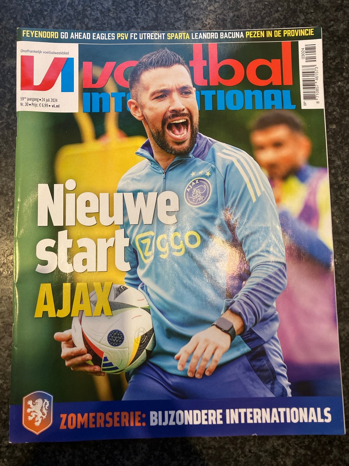 Voetbal International Magazine - Nieuwe start Ajax, Boeken, Ophalen of Verzenden, Zo goed als nieuw
