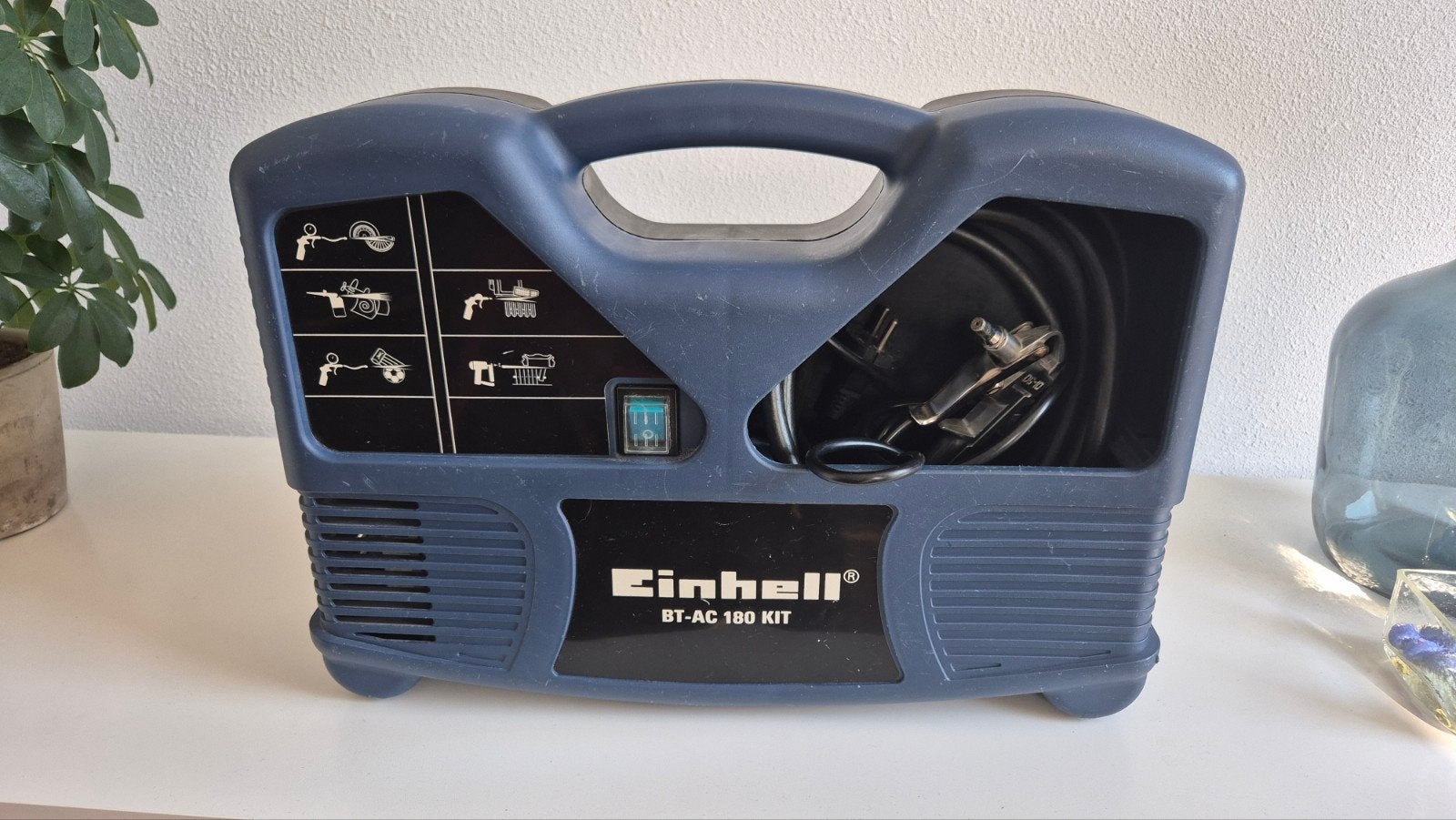 Einhell BT-AC 180 Kit Compressor - 8 bar, Ophalen, 6 tot 10 bar, Zo goed als nieuw, Minder dan 200 liter/min