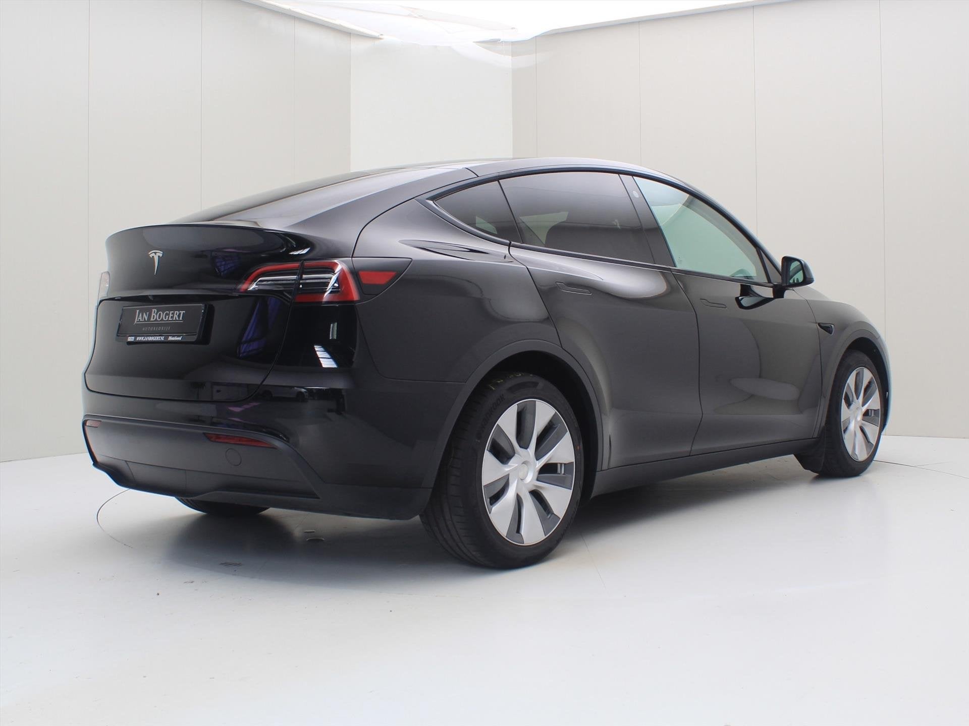Foto 2 van Tesla Model Y Standard RWD Plus 94.6% SoH [ AMD RYZEN+AUTOPI
