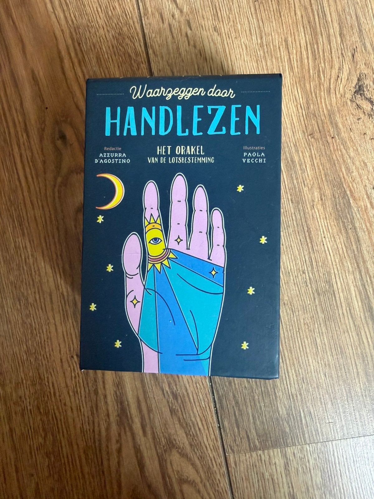 Waarzeggen door Handlezen - Azzurra D'Agostino boek kaarten, Ophalen of Verzenden, Zo goed als nieuw, Tarot of Kaarten leggen