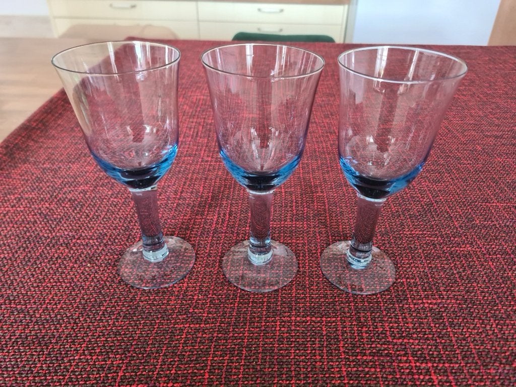 Wijnglas - glazen - Blauw glas, Huis en Inrichting, Glas of Glazen, Ophalen of Verzenden, Overige stijlen, Glas