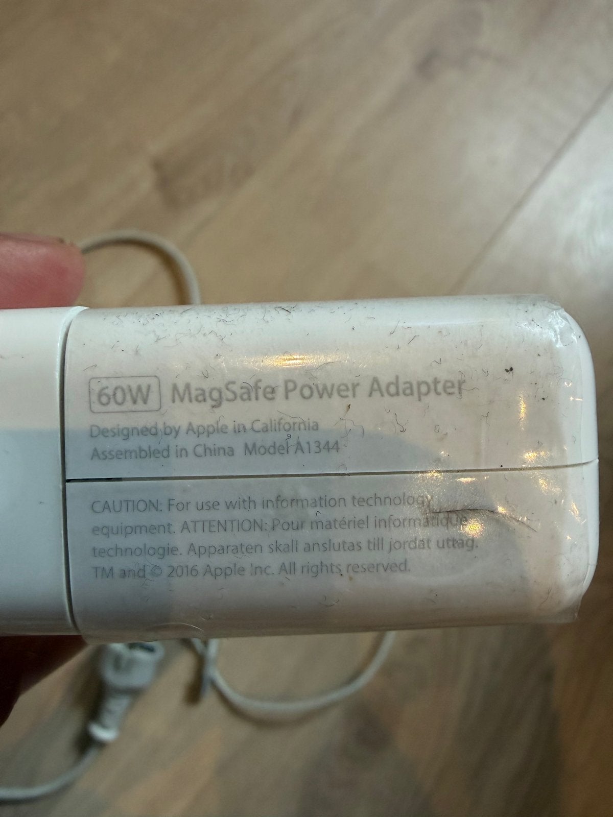 Apple MagSafe 60W Oplader A1344 voor MacBook, Computers en Software, Laptop-opladers, Ophalen, Zo goed als nieuw