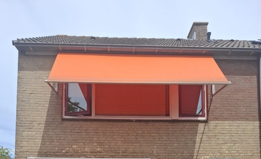 Volledig elektrisch uitval zonnescherm  van 4 meter breed, Tuin en Terras, Zonneschermen, Ophalen, Gebruikt, Elektrisch, 150 tot 300 cm