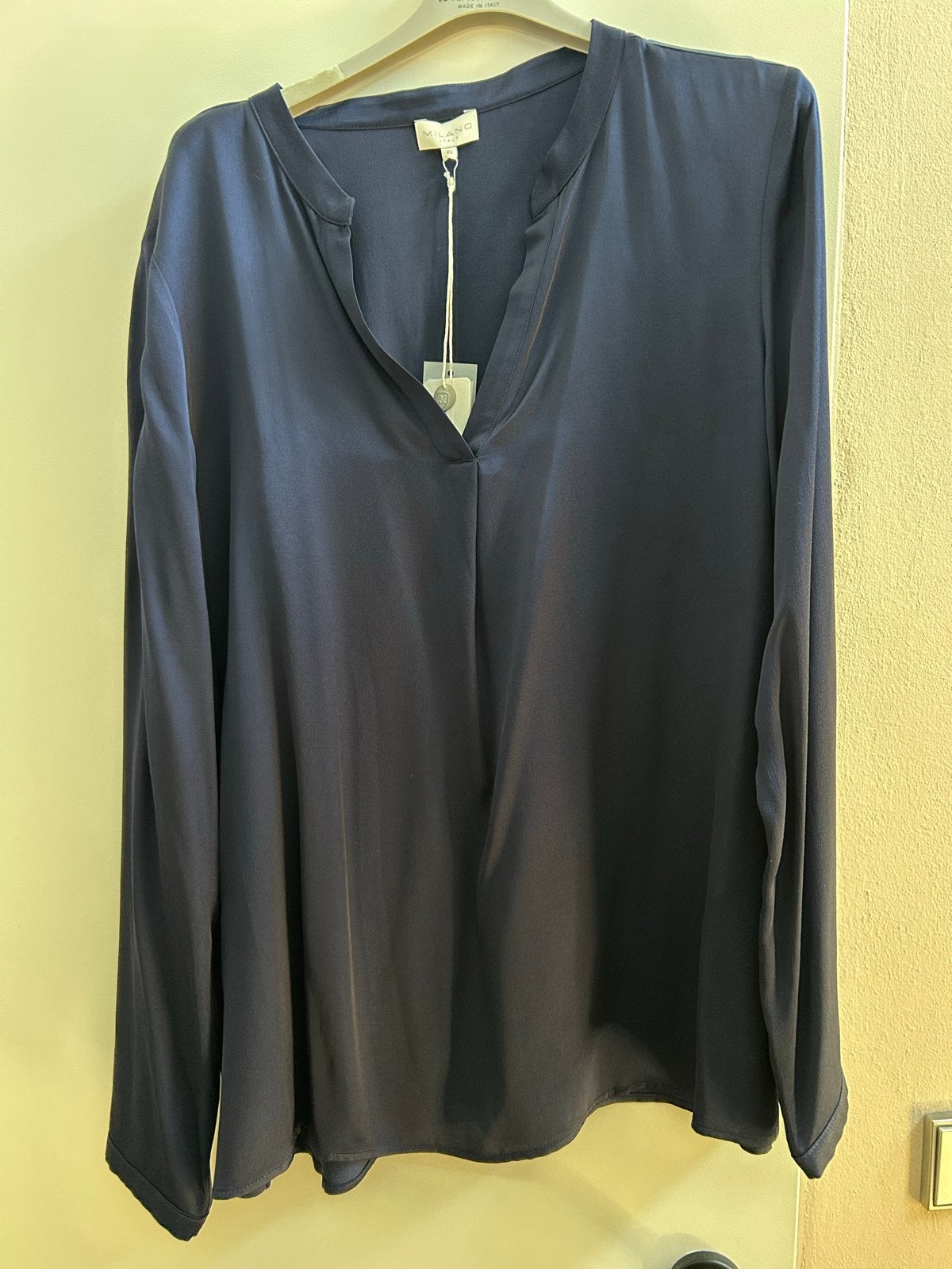 Milano Italy marineblauwe blouse - Nieuw met kaartje, Ophalen of Verzenden, Nieuw, Maat 38/40 (M), Blauw