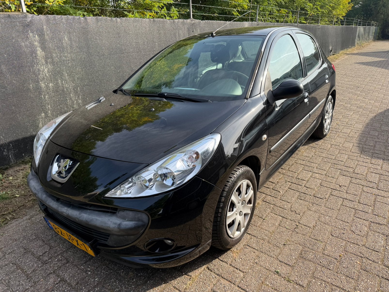 Peugeot 206+ 1.4 XS – Nieuwe APK / Professioneel gereinigd!, Voorwielaandrijving, 206+, 31 €/maand, 4 cilinders