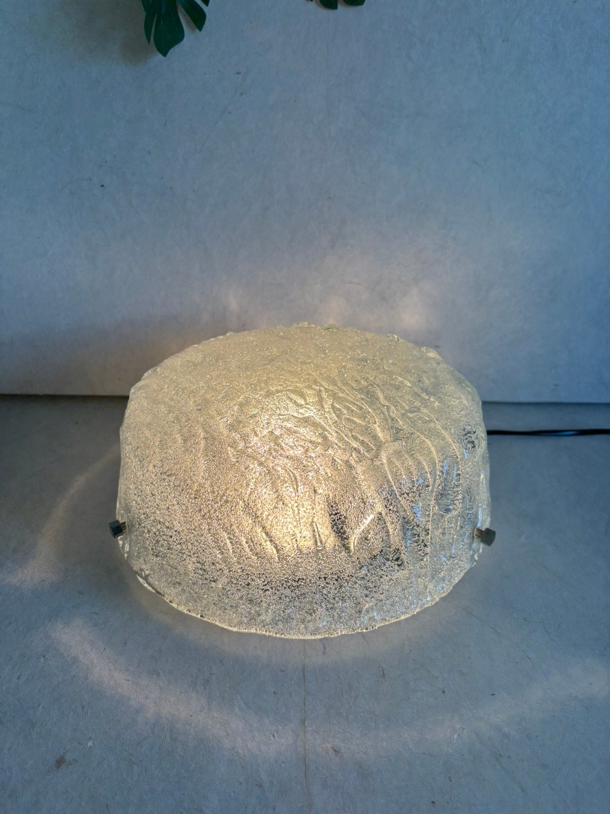 Vintage Hillebrand ijsglas Plafond/ wandlamp jaren 70 MCM, Ophalen of Verzenden, Gebruikt