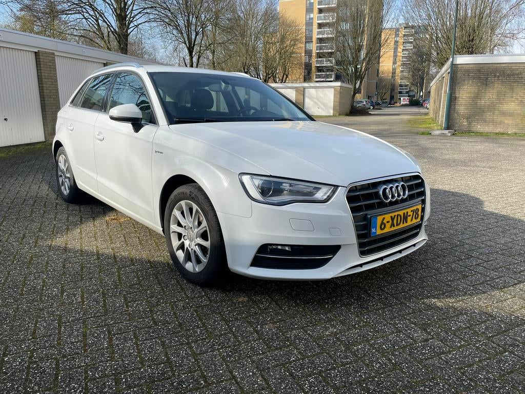 Audi A3 1.4TFSI G-tron Sportback S-tronic 2014 Wit, Auto's, Audi, Stof, 4 cilinders, Wit, Origineel Nederlands
