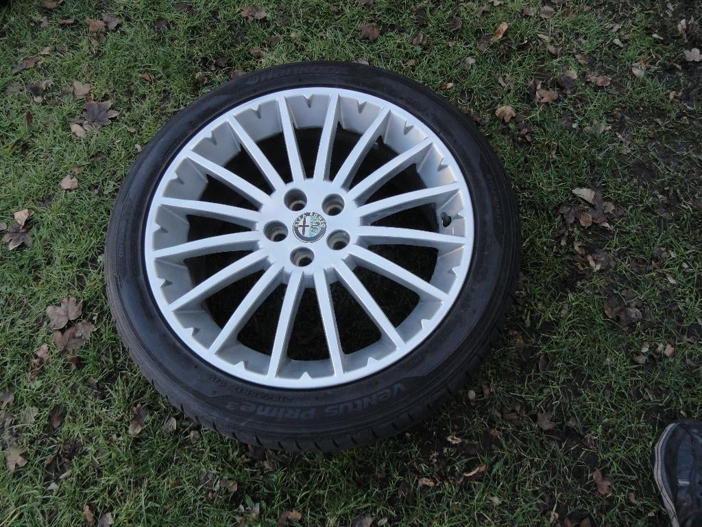 Alfa Romeo Spider,GT,147,156 alu velgen, zomerbanden 17 inch, Auto-onderdelen, Ophalen, Banden en Velgen, 17 inch, Personenwagen