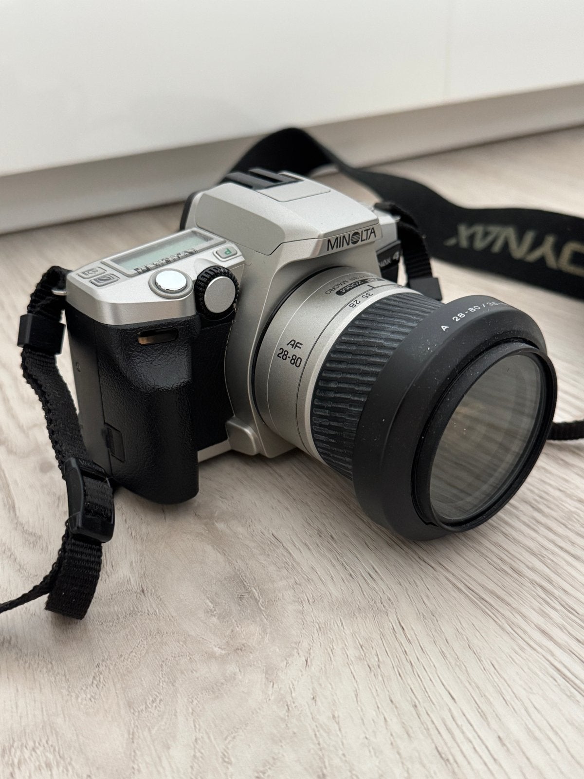 Minolta Analoge Camera met 28-80 Lens, Ophalen of Verzenden, Niet werkend, Spiegelreflex, Minolta