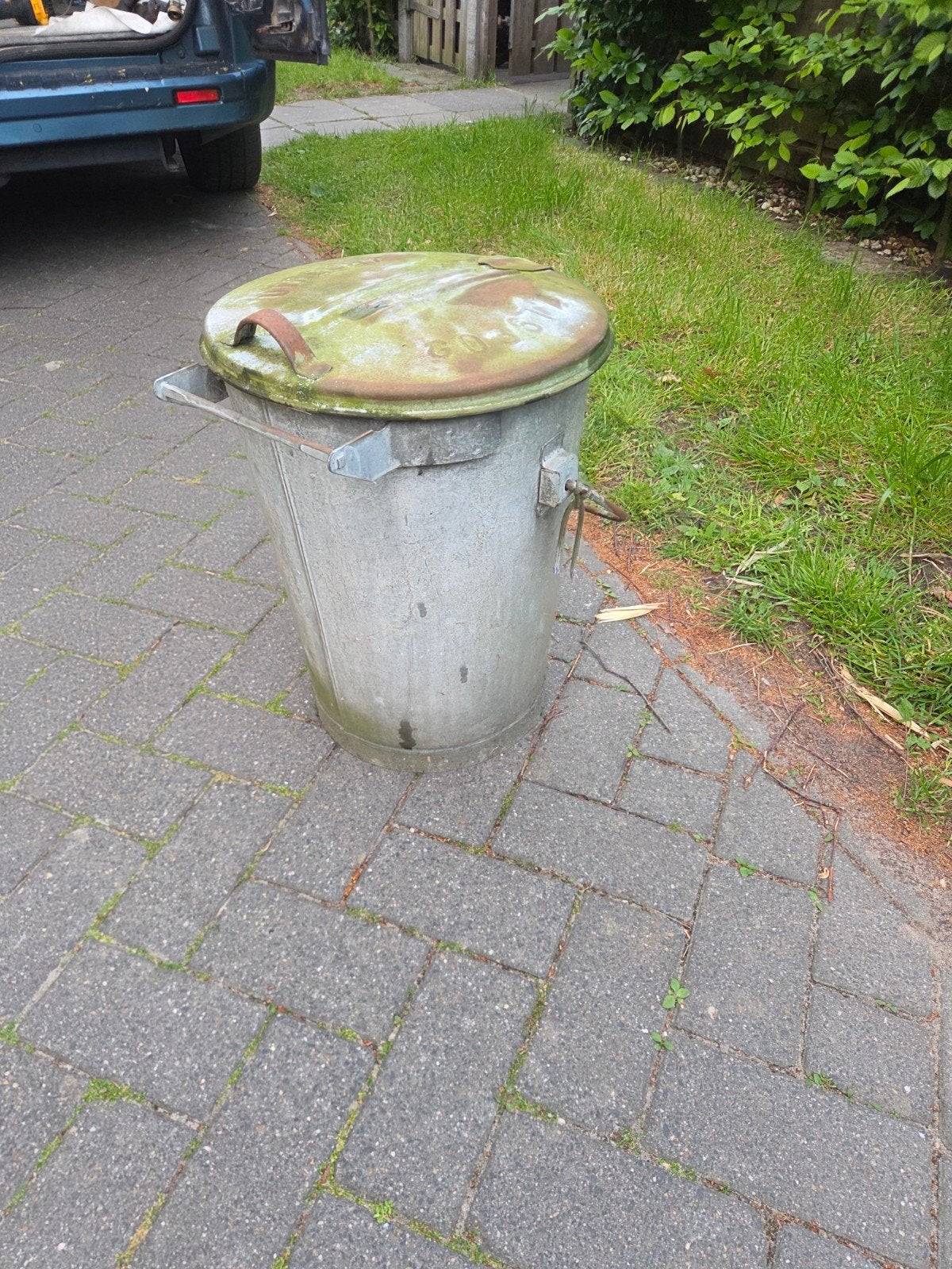 Zinken vuilnisbak van utrecht, Ophalen