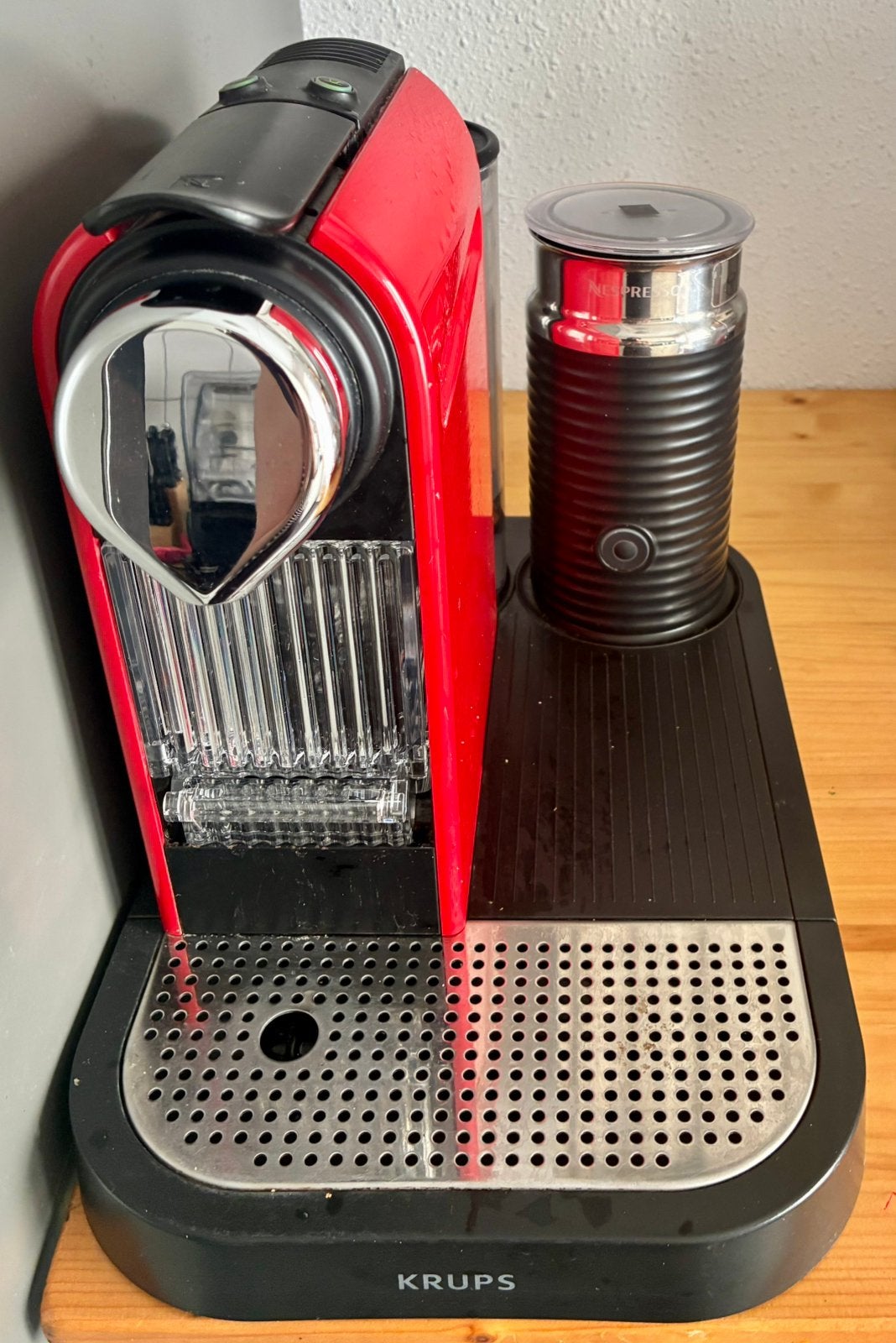 Nette Nespresso Krups Citiz met Aeroccino melkopschuimer, Ophalen, Zo goed als nieuw, Espresso apparaat