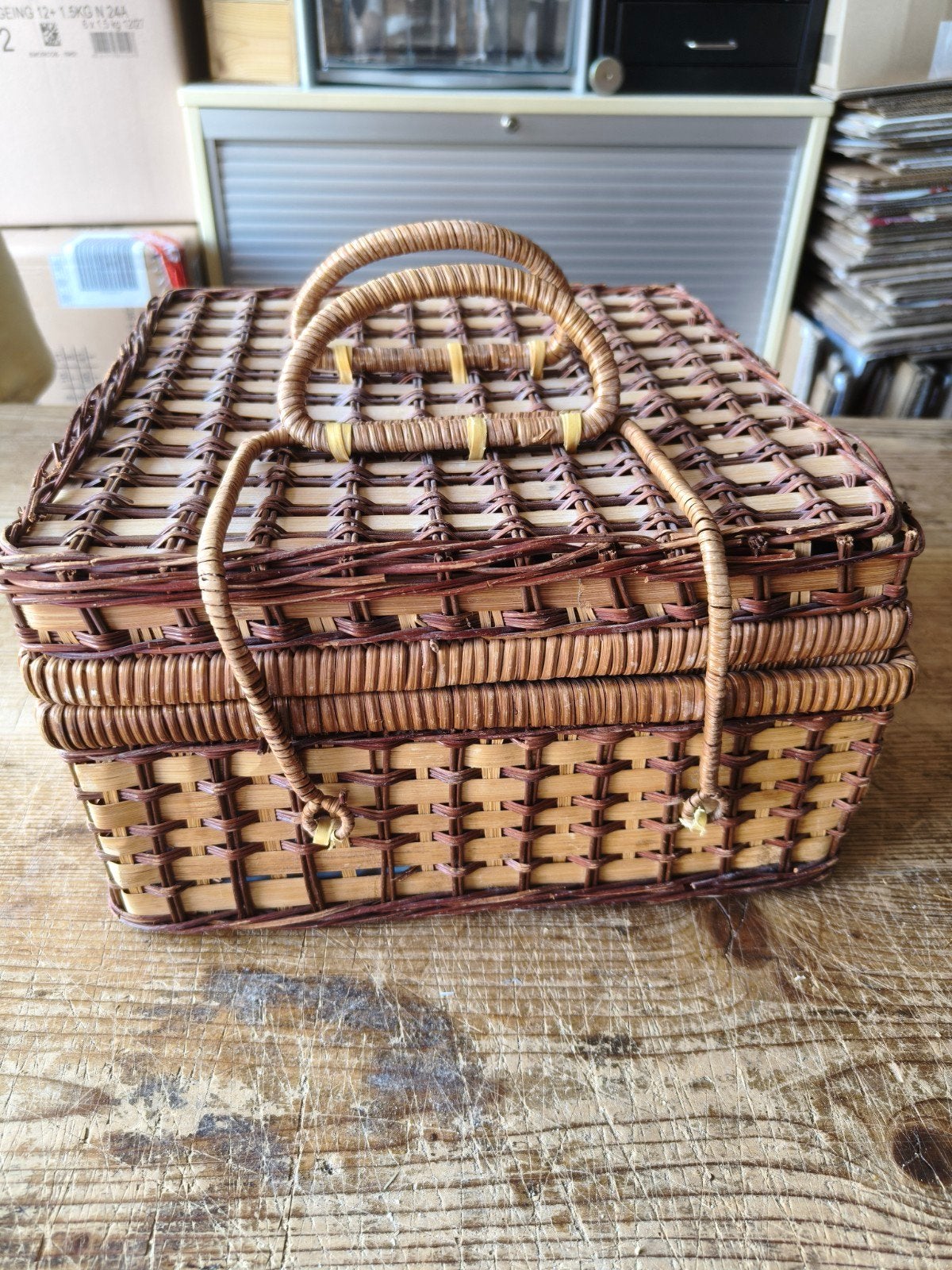 riet/rotan picknickmand gevuld voor 2 personen, Ophalen of Verzenden, Zo goed als nieuw