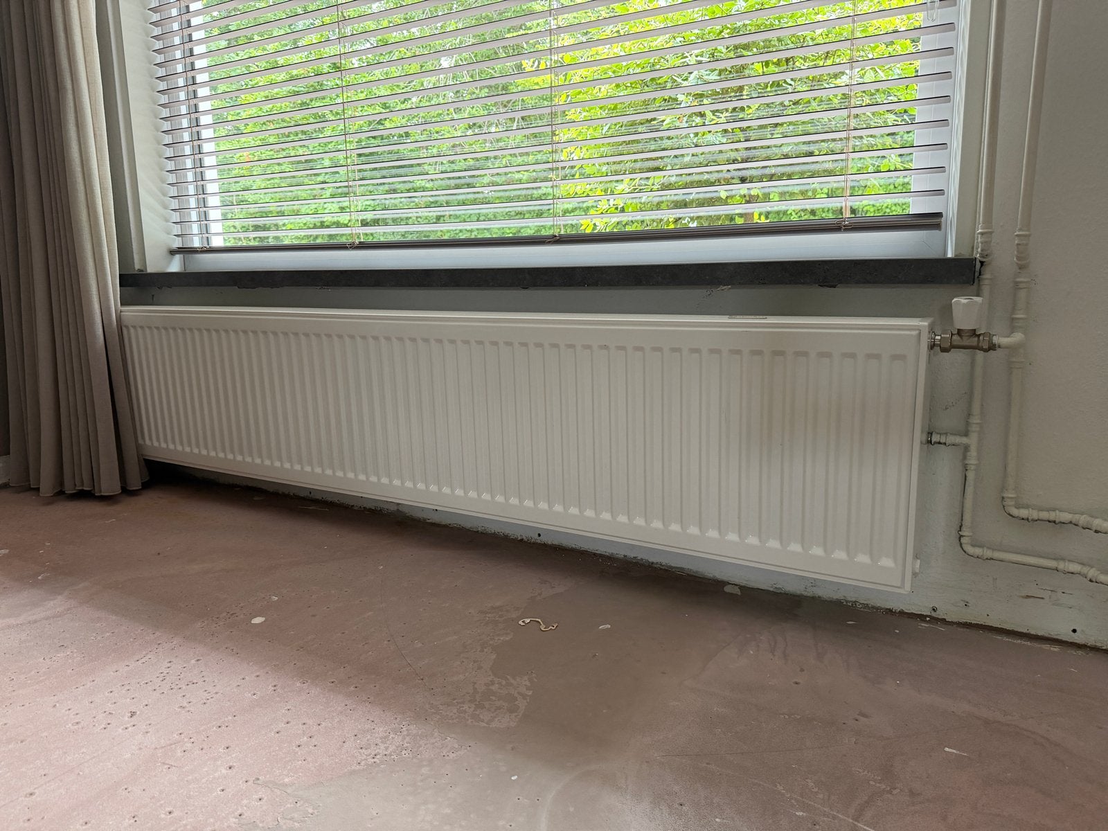 Brugman Radiator - Zo goed als nieuw, 220x40 cm, Ophalen, 30 tot 80 cm, Radiator, 150 cm of meer