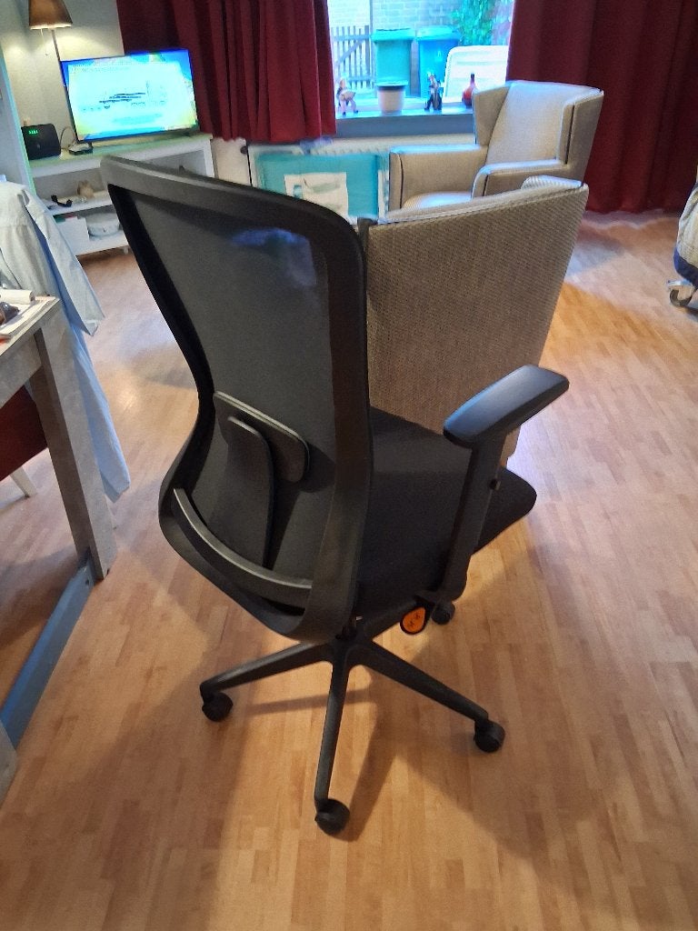Bureaustoel zwart zgan, Ophalen, Zo goed als nieuw, Zwart, Bureaustoel