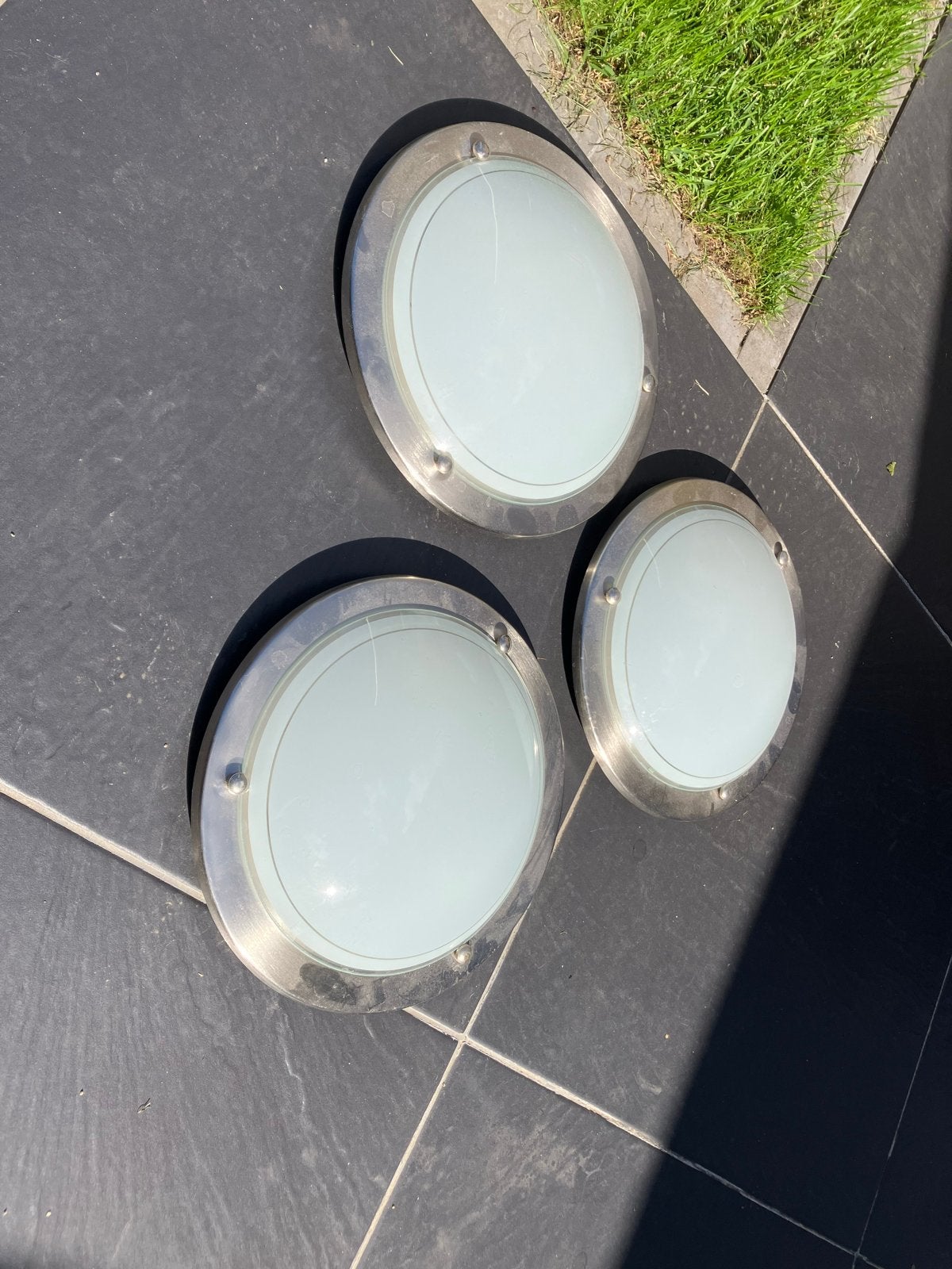 Set van 3 ronde plafondlampen / plafonnieres, metaal en glas, Huis en Inrichting, Overige merken, Gebruikt, Industrieel, Overige fittingen