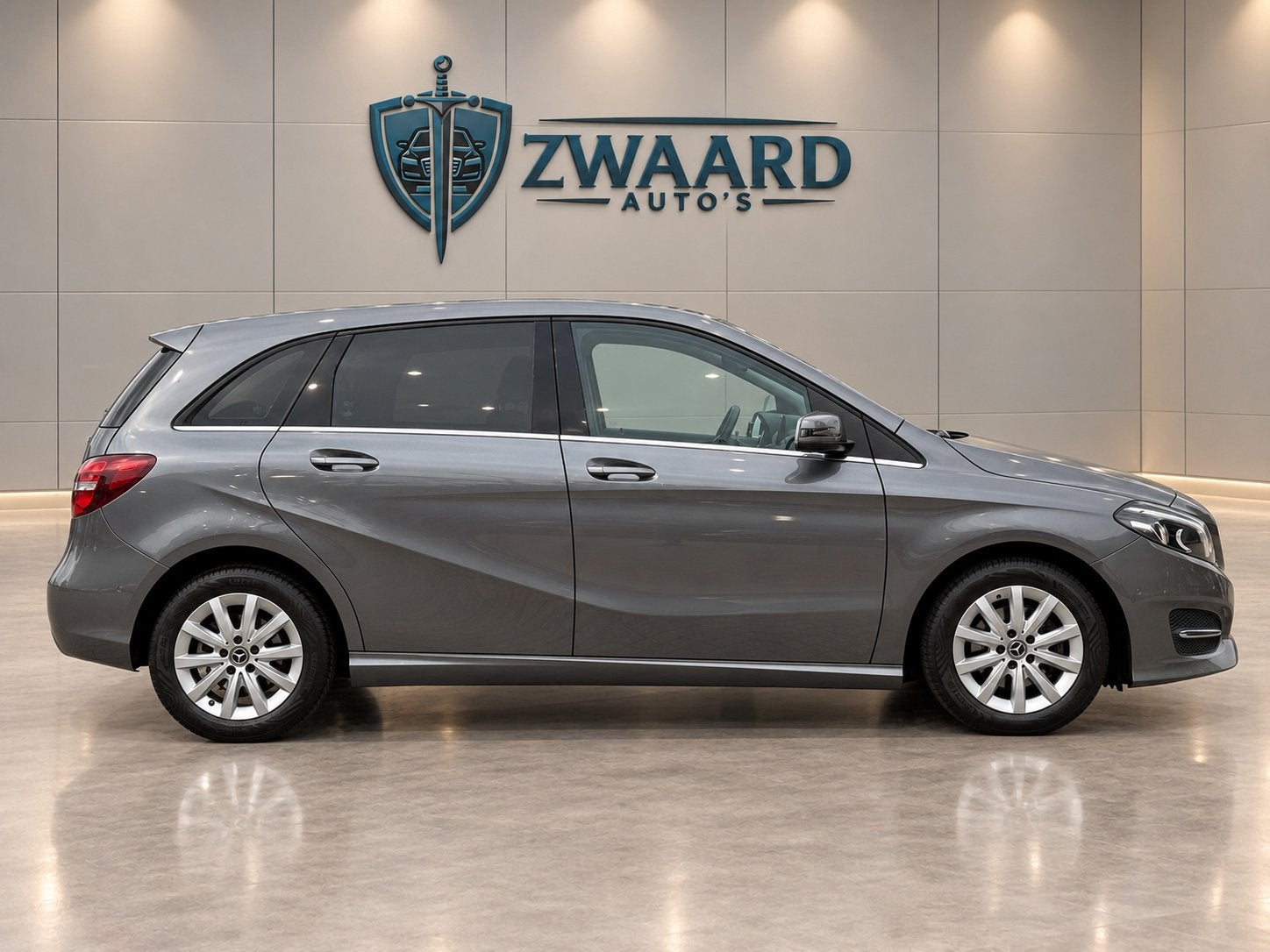 Mercedes-Benz B-klasse 180 Ambition l Airco l LED l Navi l V, Auto's, Dealer onderhouden, Gebruikt, 4 cilinders, 122 pk