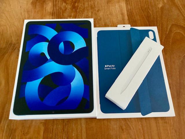 Apple IPAD AIR 5 WI-FI 256GB Blue/Cover/Pen NIEUW!!, Blauw, Apple iPad Air, 11 inch, Nieuw
