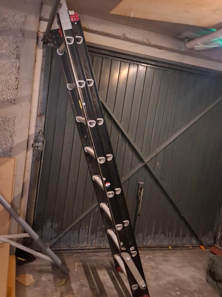 Uitschuifbare ladder - 4 meter of meer, Doe-het-zelf en Verbouw, Ladders en Trappen, Ophalen, Zo goed als nieuw, Ladder, Opvouwbaar of Inschuifbaar