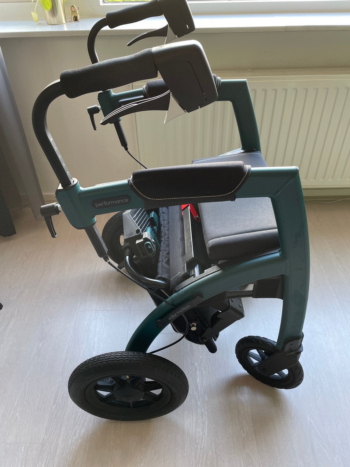 Rollz Motion rollator met rolstoelpakket, Ophalen