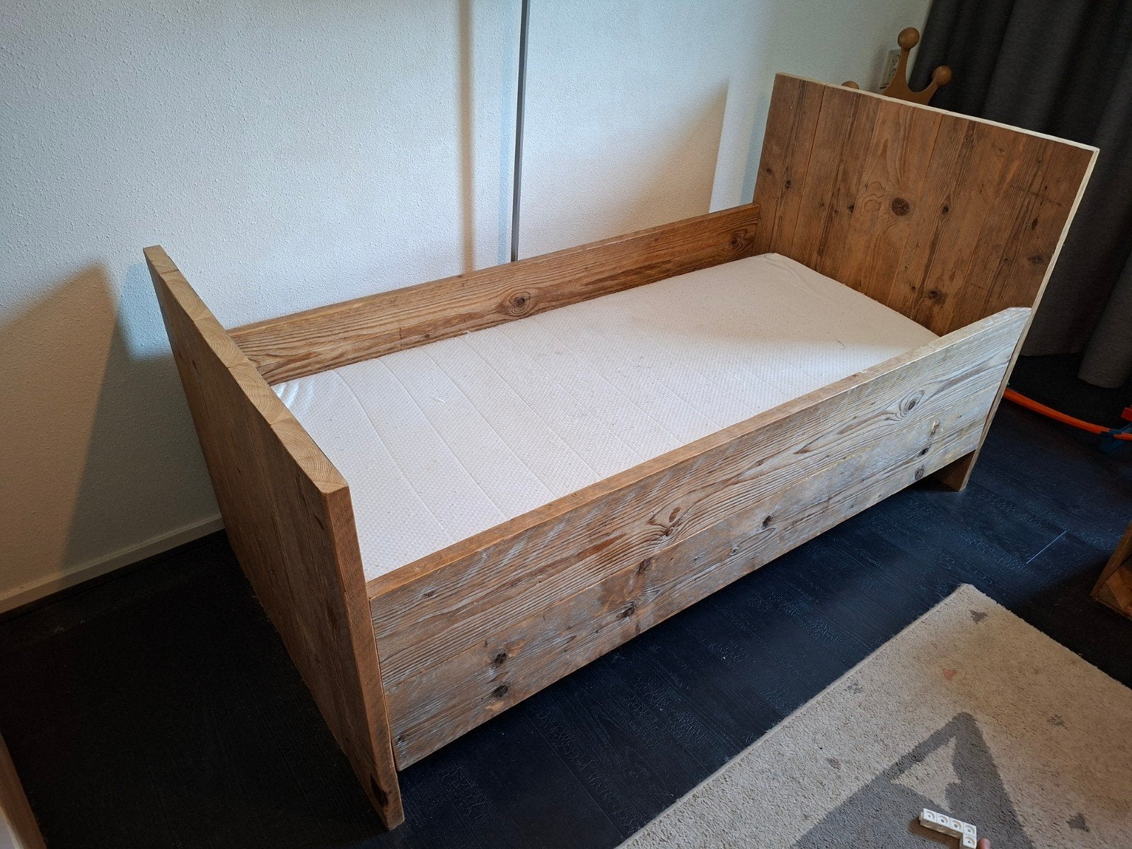 Massief steiger houten kinderbed met matras en lattenbodem, Gebruikt, 70 tot 85 cm, 140 tot 160 cm, Ophalen