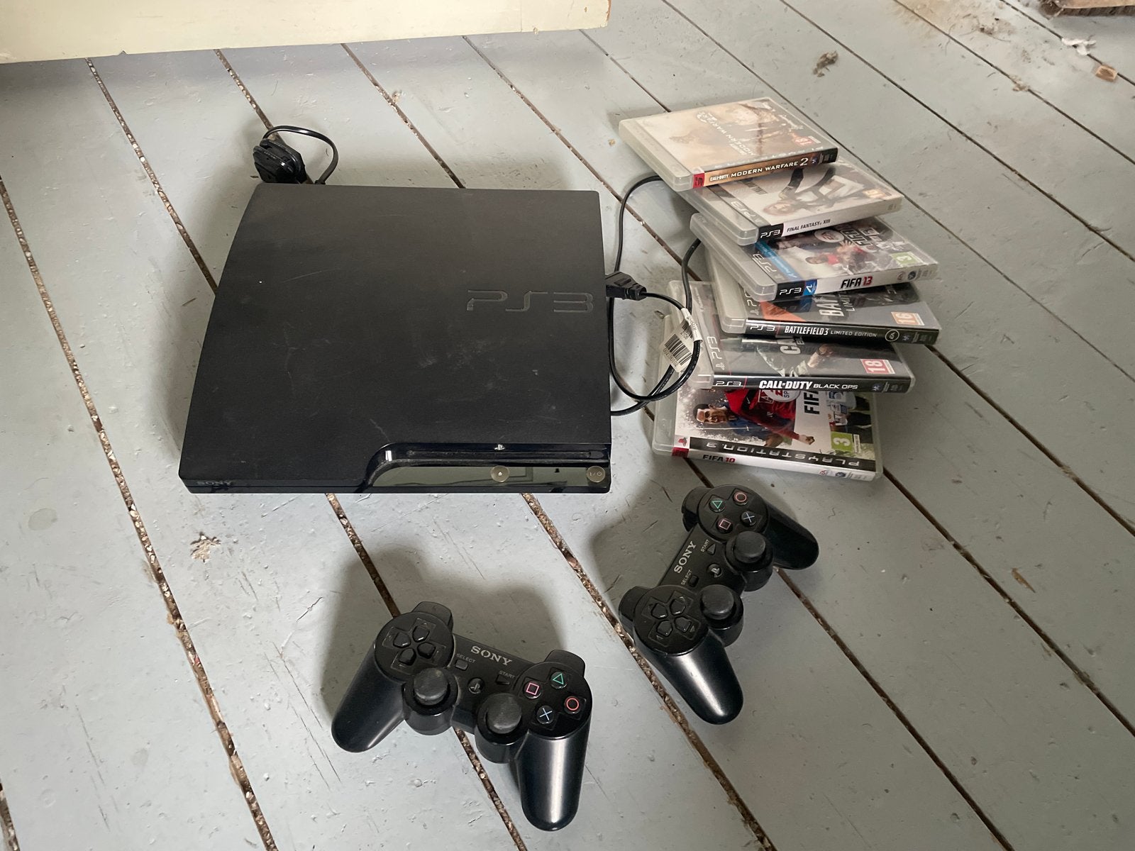 PlayStation 3 met 6 spellen en 2 matige controllers, Ophalen, Gebruikt, Vanaf 18 jaar, Shooter