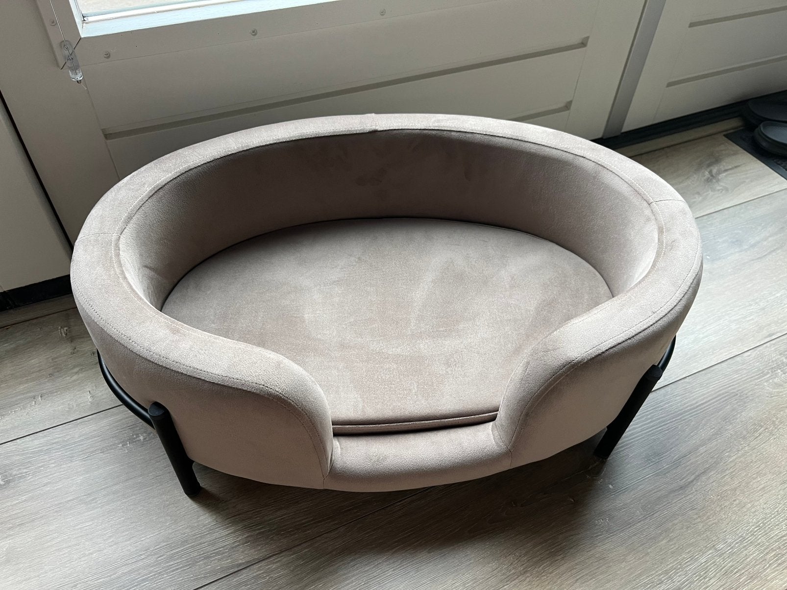 Mooie hondenmand taupe (nieuw), Ophalen of Verzenden, Nieuw