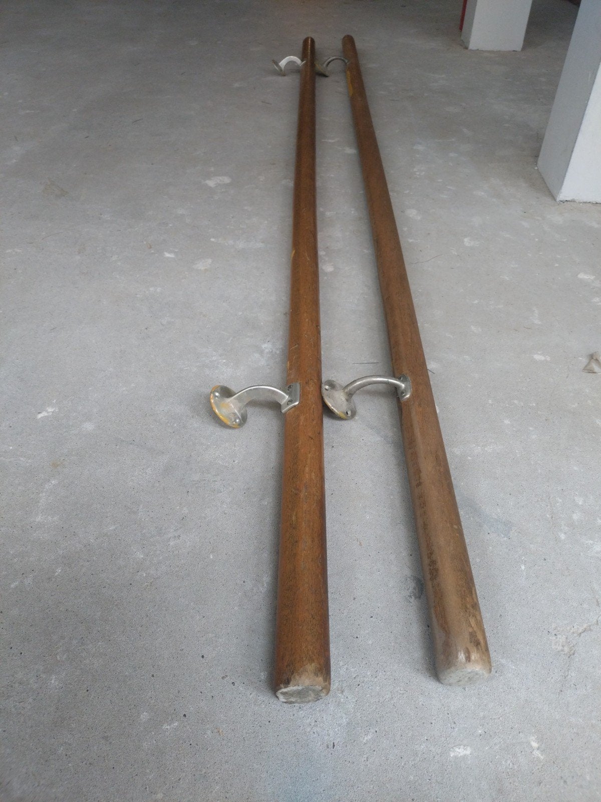 Trapleuning beuken, 210cm, bijna rond 40mm, Ophalen, Gebruikt