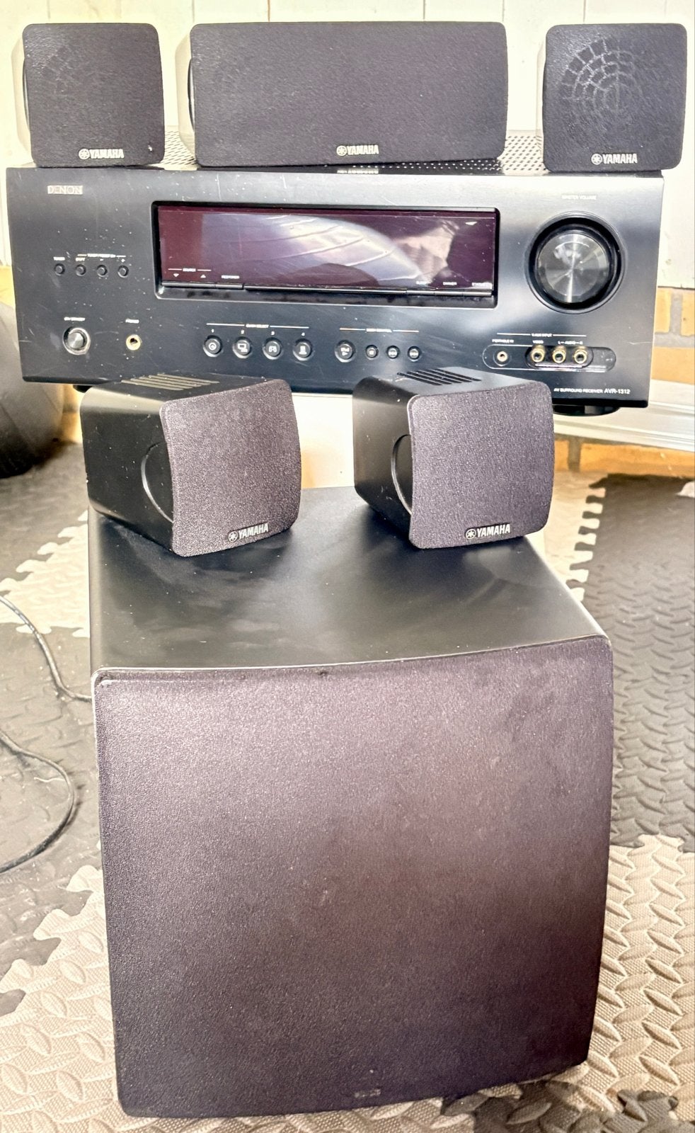 Denon AVR-1312 Receiver met Yamaha 5.1 Speakerset, Gebruikt, 5.1-systeem, Minder dan 40 watt, Overige spelers