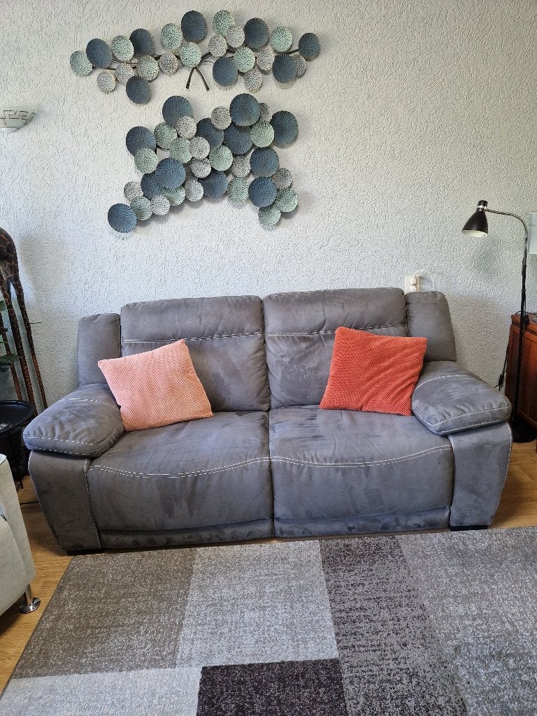 Comfortabele 2-zitsbank met relaxfunctie, slechts 2 jaar oud, Ophalen, Gebruikt, 150 tot 200 cm, Tweepersoons