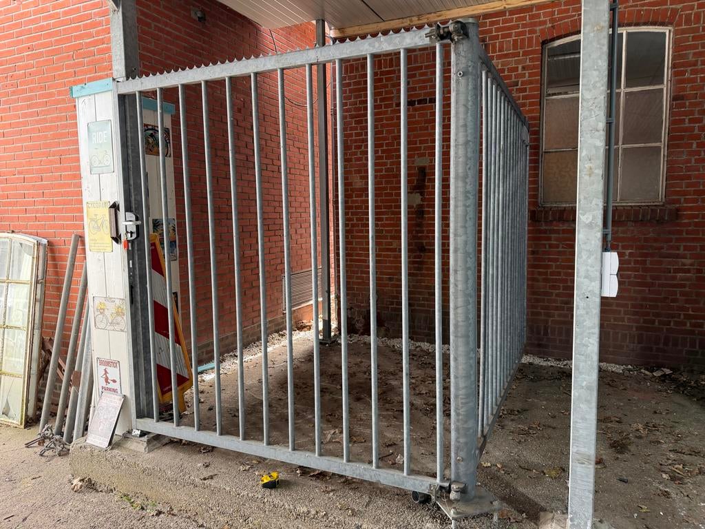Gegalvaniseerd stalen hekwerk - 250x190 cm, Tuin en Terras, Tuinhekken en Hekwerk, Ophalen, Gebruikt, IJzer, Met poort