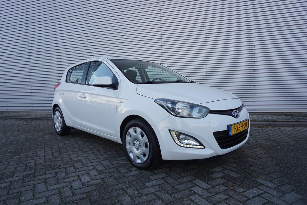 Hyundai i20 1.2i i-Motion Airco / Elektr. ramen (bj 2013), Auto's, Euro 5, Gebruikt, 31 €/maand, 4 cilinders