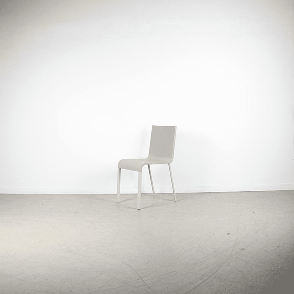 Vitra .03 Stoel Lichtgrijs Kunststof (Niet Stapelbaar) - Gep, Huis en Inrichting, Stoelen, Niet ingevuld, Zo goed als nieuw, Niet ingevuld