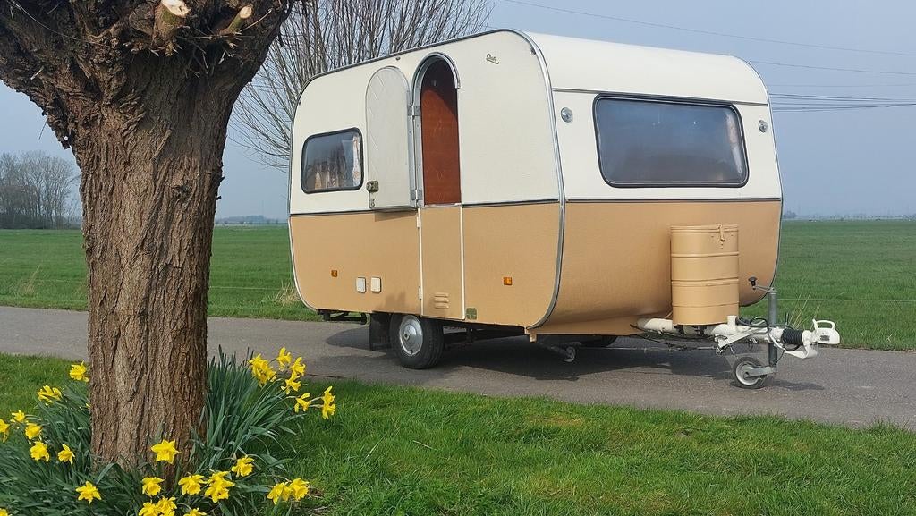 Opgeknapte gepimpte De Reu vintage caravan + retro voortent, Caravans en Kamperen, Overige merken, Tot en met 2, Bedrijf, Treinzit