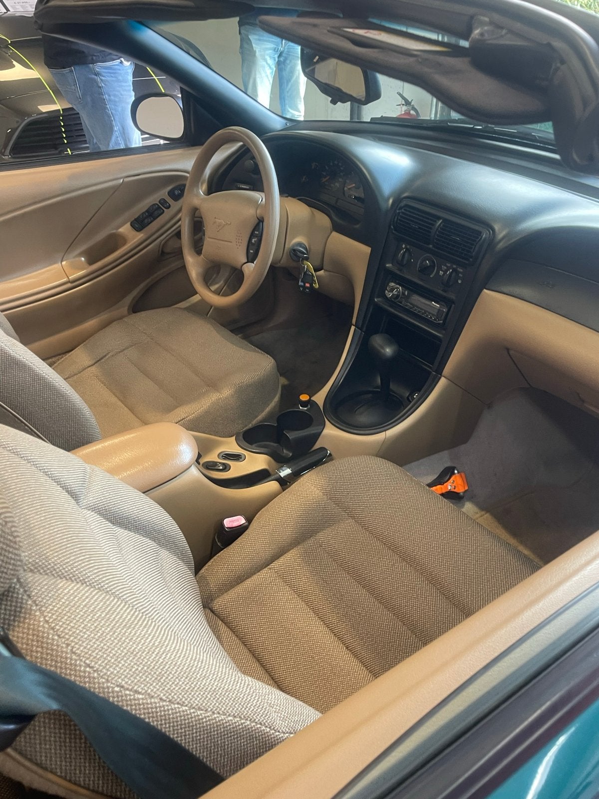 Ford Mustang 1998 V6 cabriolet, Automaat, Stof, Beige, 1445 kg