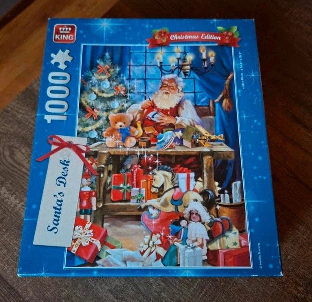 King Kerstpuzzel 1000 stukjes - Santa's Desk, Hobby en Vrije tijd, Denksport en Puzzels, Ophalen of Verzenden, 500 t/m 1500 stukjes