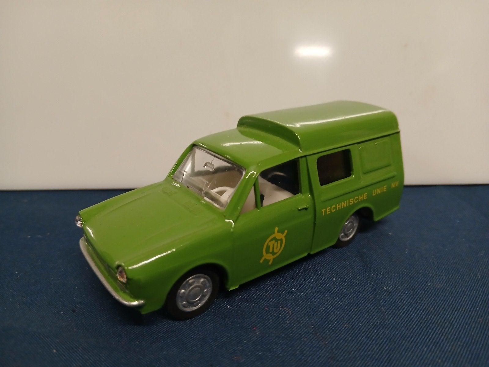 Lion Car DAF 33 bestel uitvoering, Ophalen, Zo goed als nieuw, Auto, Lion Toys