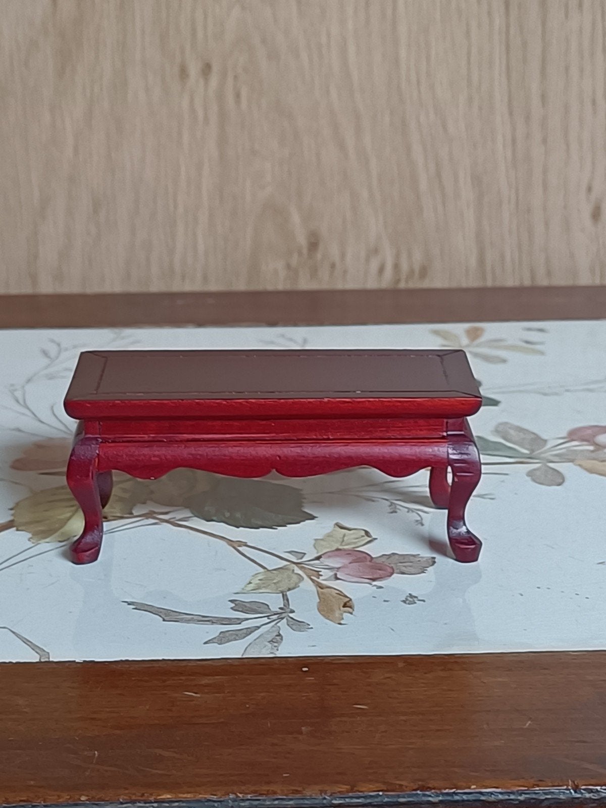 Mahonie kleur salon tafeltje poppenhuis 1:12, Ophalen of Verzenden, Zo goed als nieuw, Poppenhuis