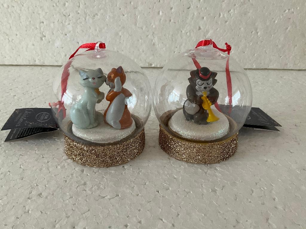 Disney Aristocats - globe - kerstballen, Verzamelen, Ophalen of Verzenden, Overige figuren, Zo goed als nieuw, Beeldje of Figuurtje