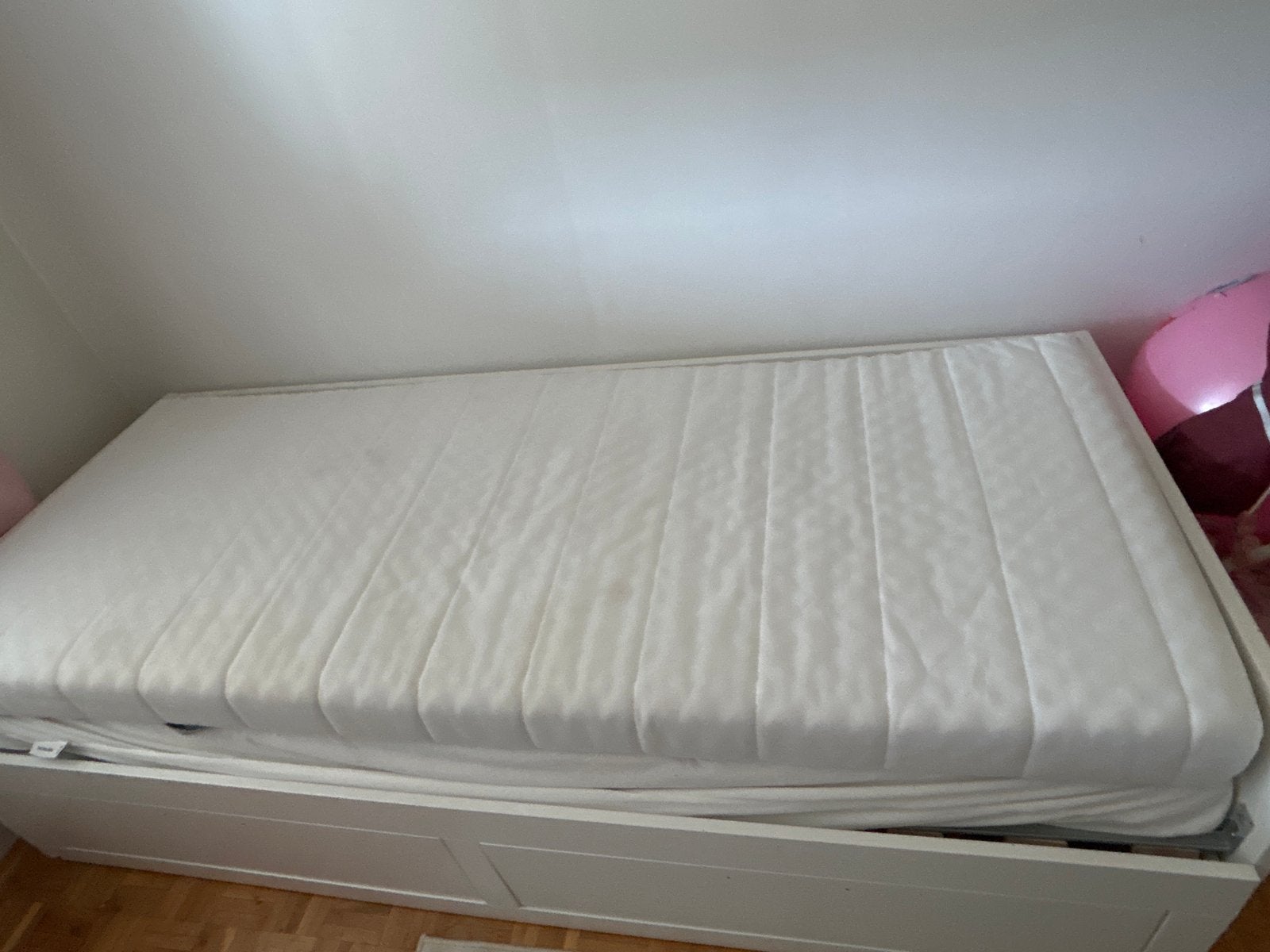 Bed uitschuifbaar 2 per MOET WEG!!! Ophalen, Huis en Inrichting, Ophalen, Overige materialen, Gebruikt, Wit