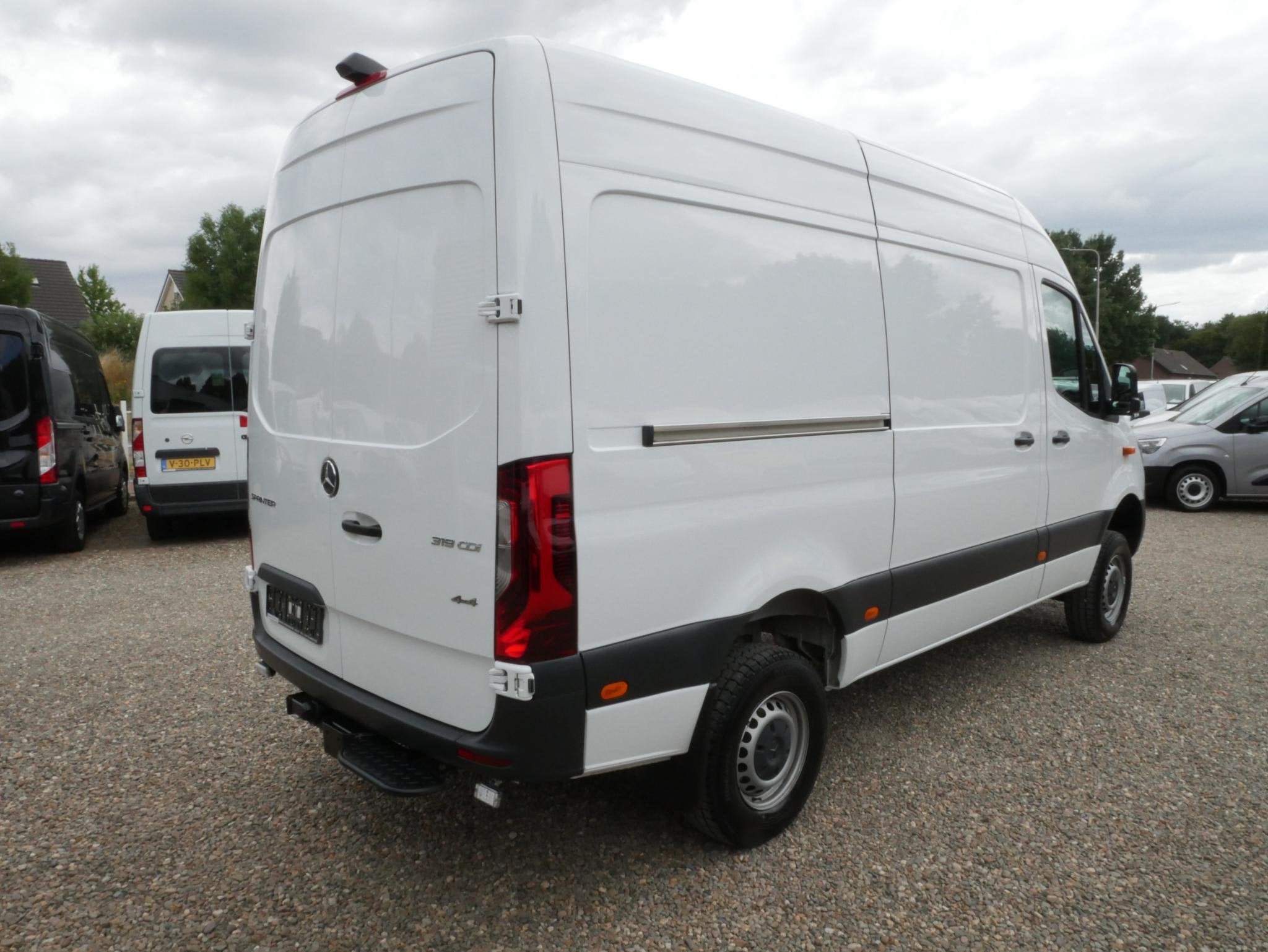 Mercedes-Benz Sprinter 319 CDI 190PK 4x4 L2H2 Automaat Airc, Automaat, Stof, Gebruikt, Huisgarantie