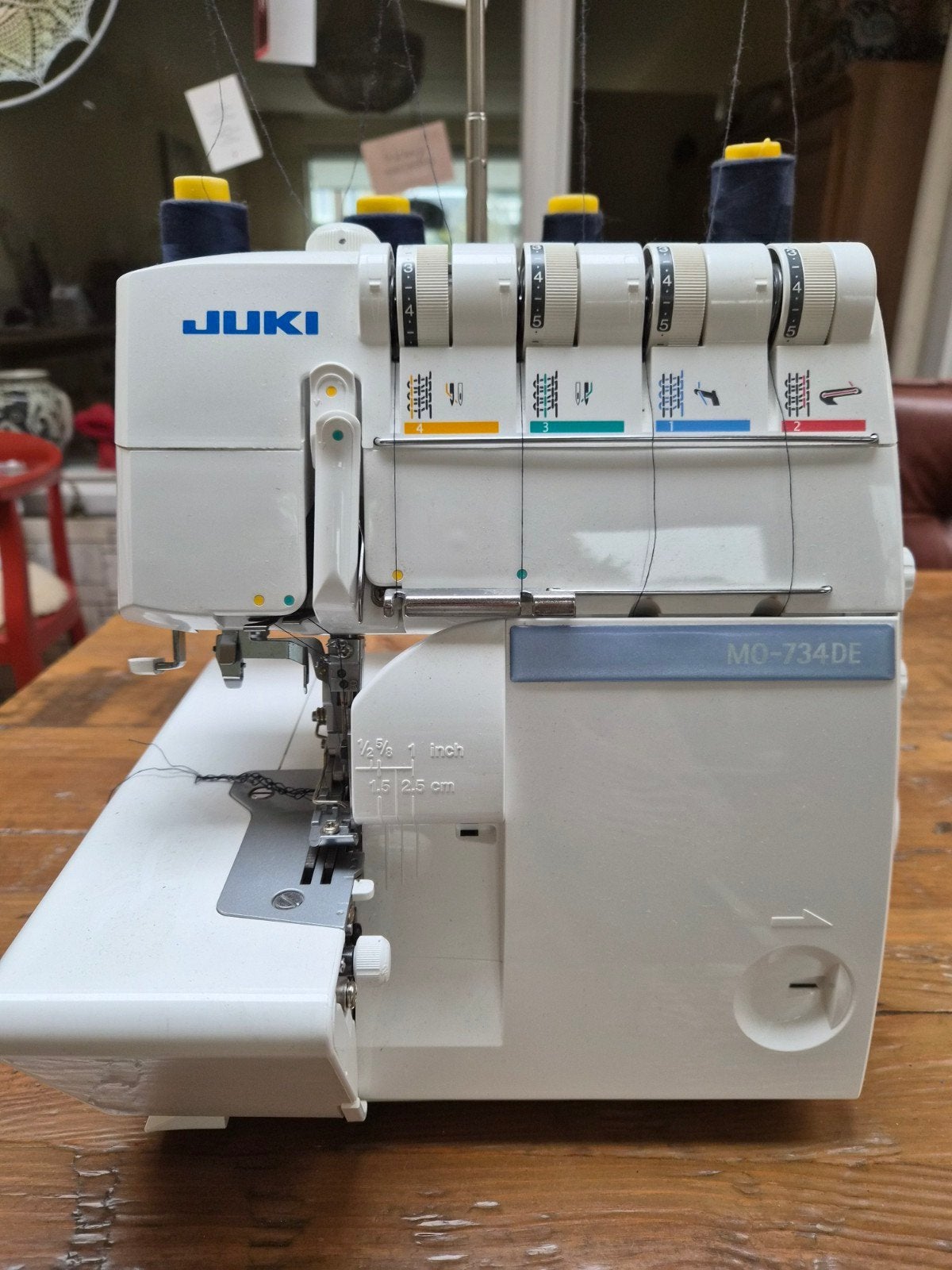 Lockmachine JUKI MO 734DE, Ophalen, Lockmachine