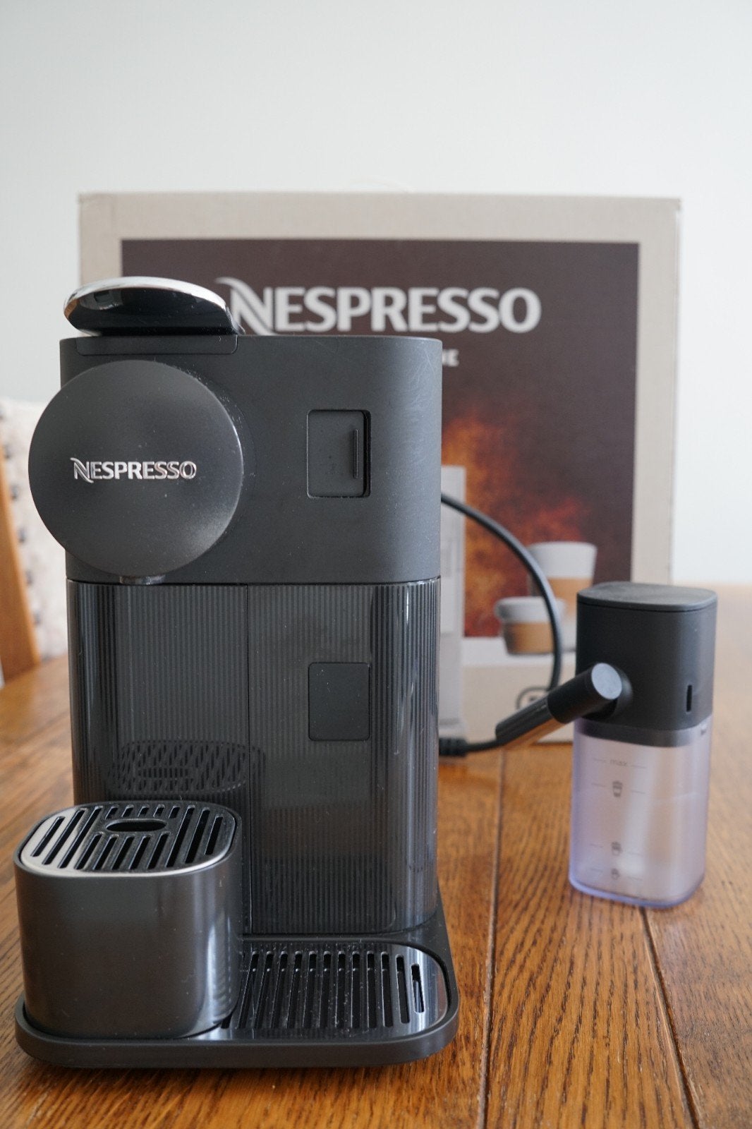 Delonghi Nespresso Lattissima One - Koffiezetapparaat, Ophalen, Koffiemachine, Zo goed als nieuw, 4 tot 10 kopjes