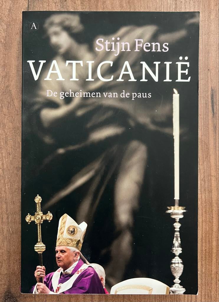 Vaticanië, De geheimen vd Paus, Stijn Fens + Pausin Johanna, Boeken, Ophalen of Verzenden, Gelezen, Christendom | Katholiek