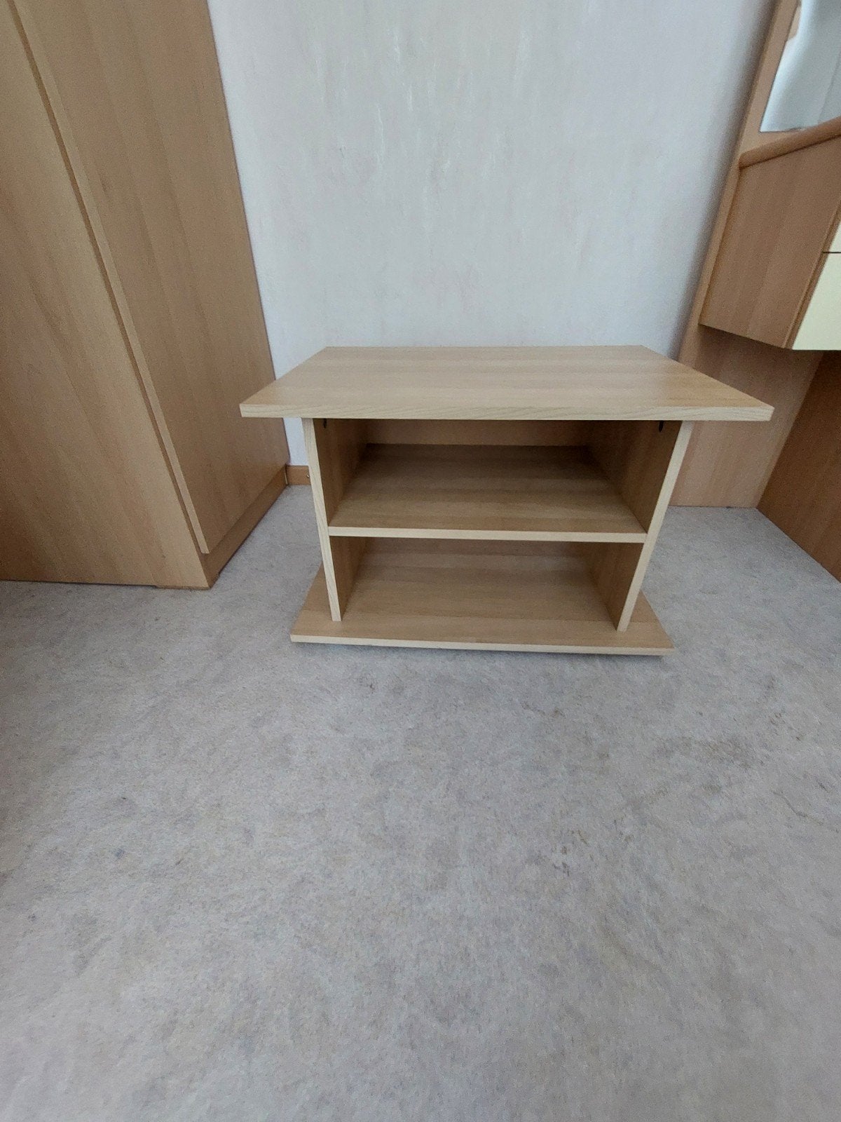 IKEA houten nachtkastje, Ophalen, Overige materialen, Zo goed als nieuw, 45 tot 65 cm