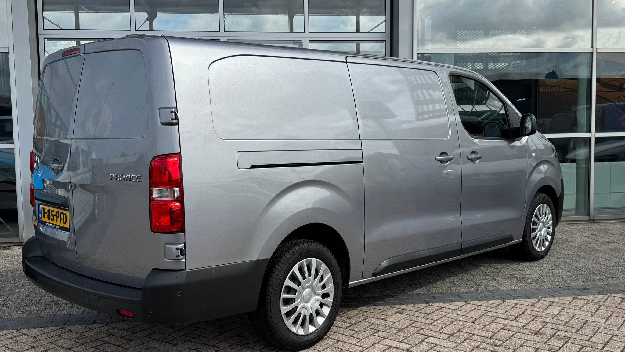 Toyota PROACE Worker 2.0 D-4D 140PK L2 Challenger, Auto's, Gebruikt, Euro 6, 4 cilinders, Met garantie (alle)