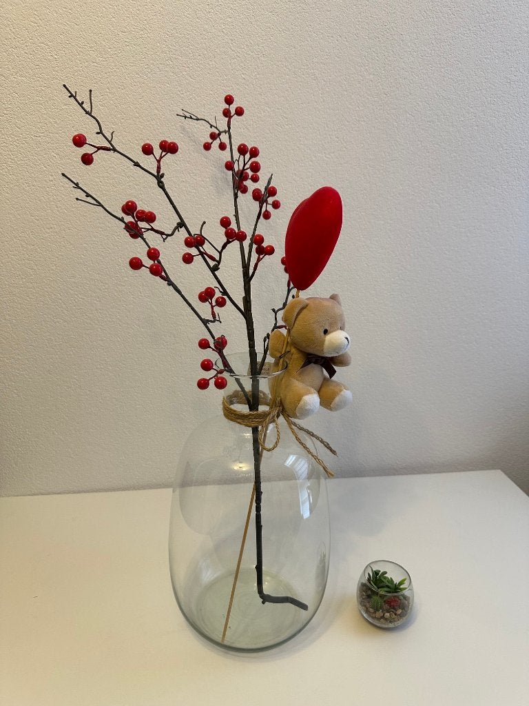 Glazen vaas met decoratieve takken, beer en hart, Huis en Inrichting, Ophalen, Overige kleuren, Inclusief decoratie, Glas