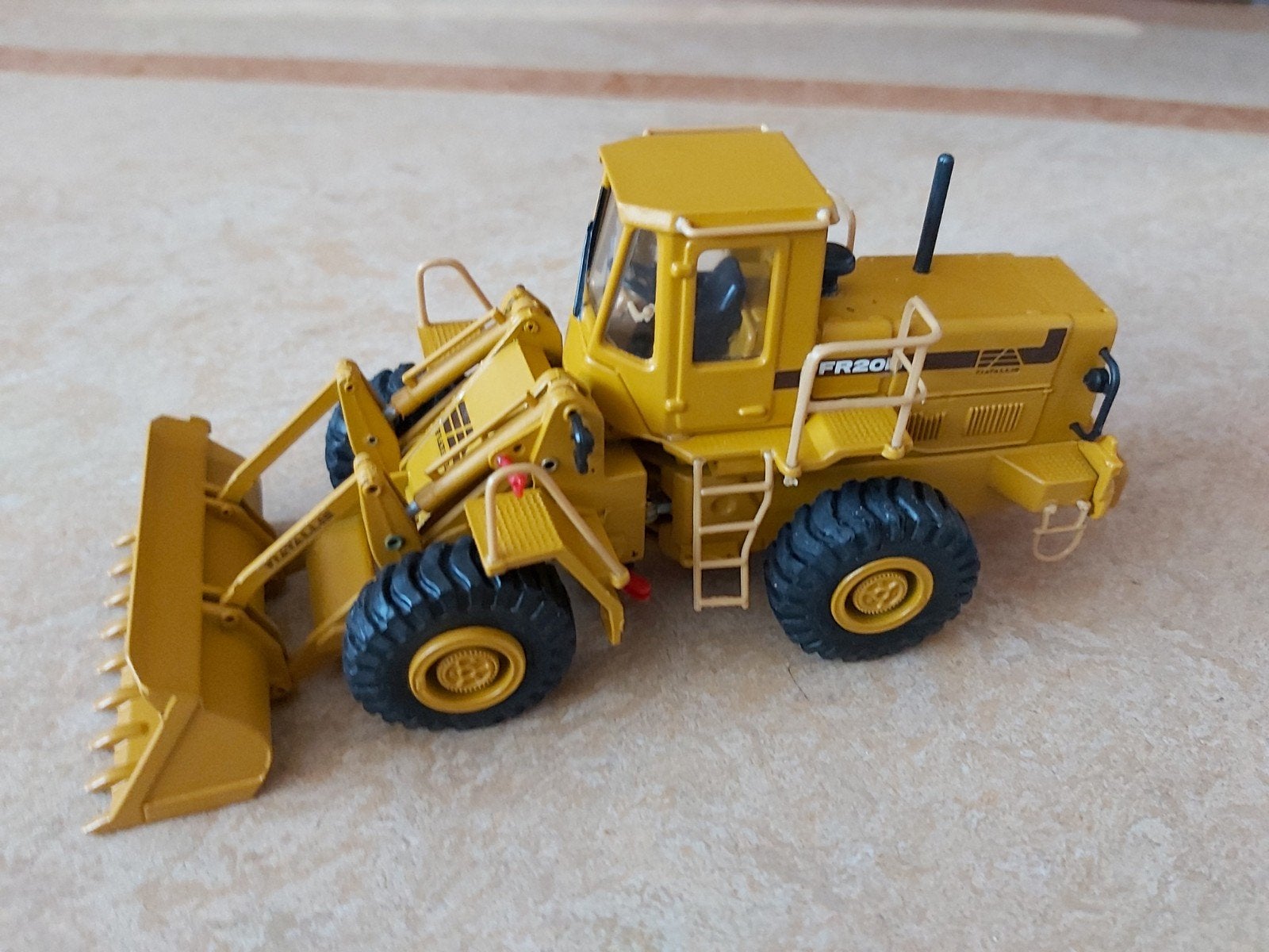 FIATALLIS FR20B hydraulische wiellader van Old Cars 1/50 OVP, Ophalen of Verzenden, Nieuw, Hijskraan, Tractor of Landbouw, Overige merken