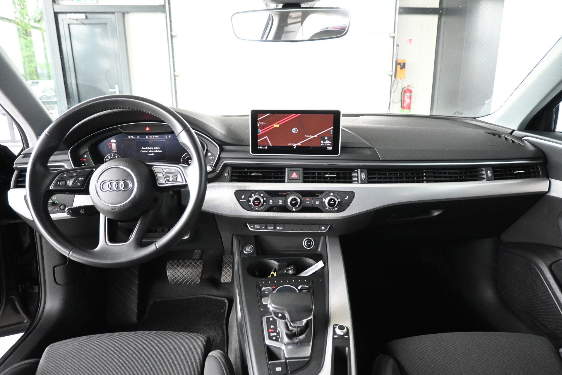 Audi A4 Avant 2.0 TFSI MHEV Automaat Sport Design Clima Navi, Auto's, Audi, Stof, Gebruikt, 4 cilinders, Zwart